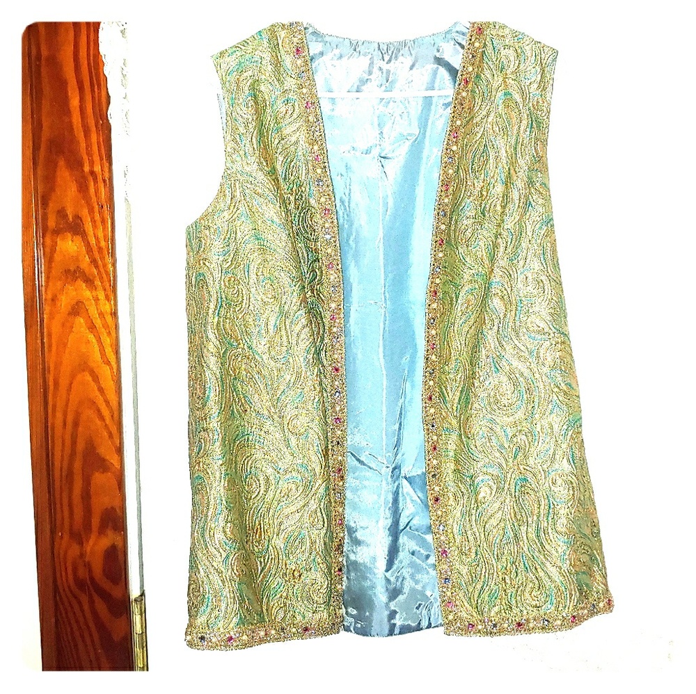 Offer$19Amazing Vintage Vest Paisley Brocade Trim